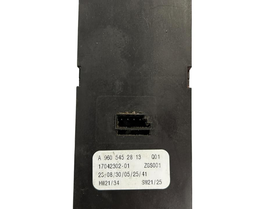 Переключатель подъема окна A9605452813 Mercedes-Benz Trucks ACTROS MP4 / MP5 2023
