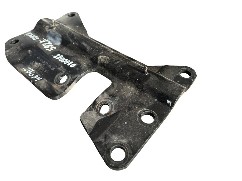 Cab tilting cylinder bracket A9605500538 Mercedes-Benz Trucks ACTROS MP4 / MP5 2018