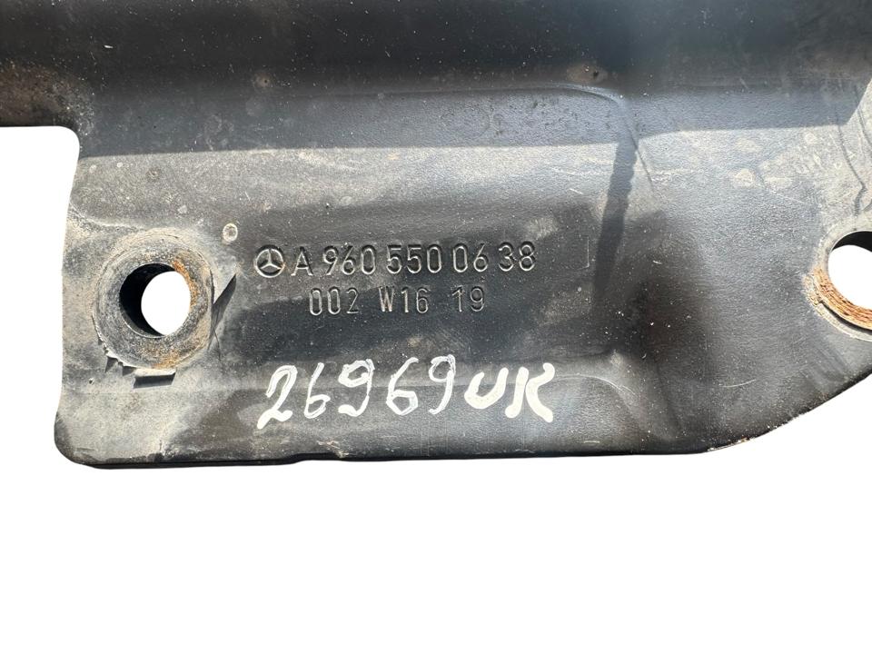 Cab tilting cylinder bracket A9605500638 UK Mercedes-Benz Trucks ACTROS MP4 / MP5 2019