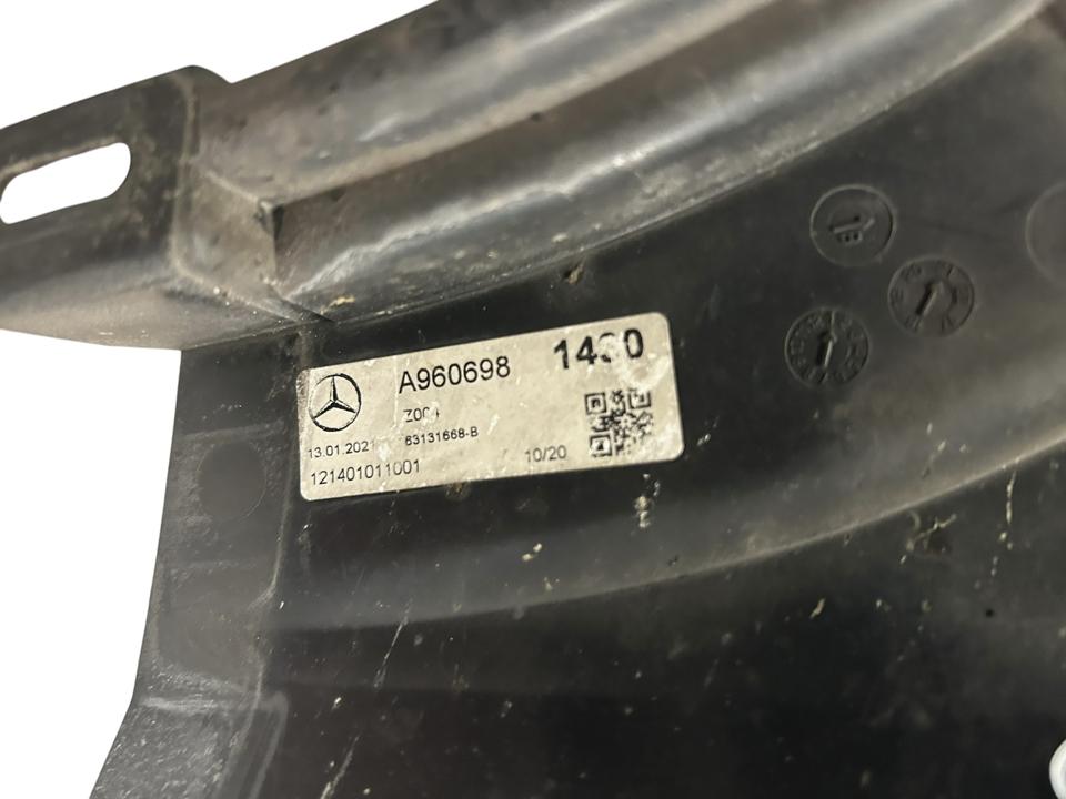 Galinio vaizdo kamera A9608106613 Mercedes-Benz Trucks ACTROS MP4 / MP5 2021 kairė