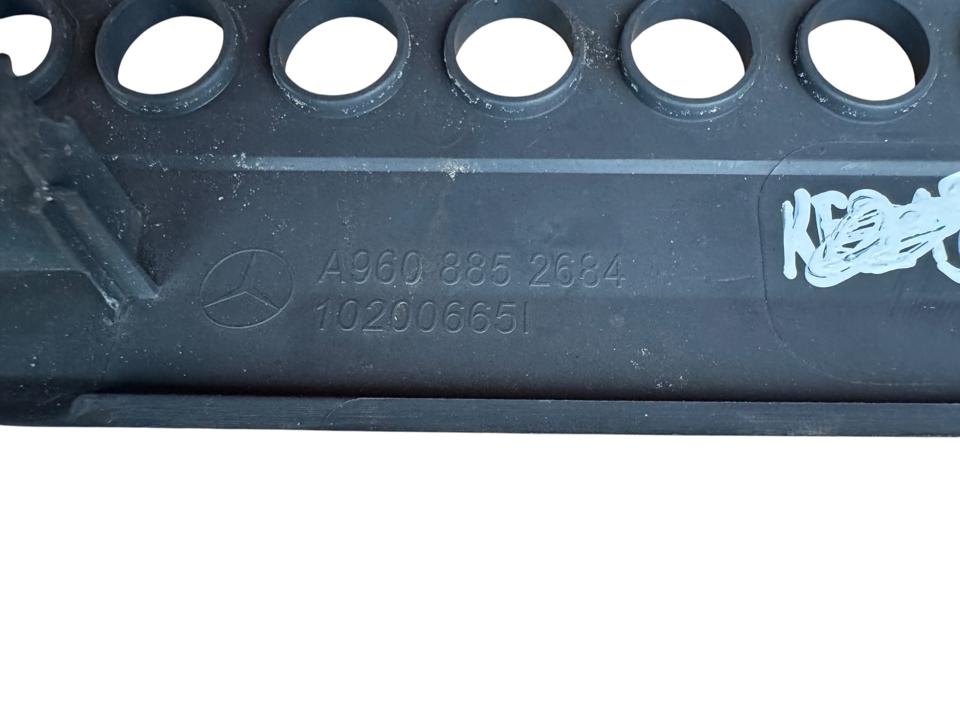 Plastikinė apdaila A9608852684 Mercedes-Benz Trucks ACTROS MP4 / MP5 2018