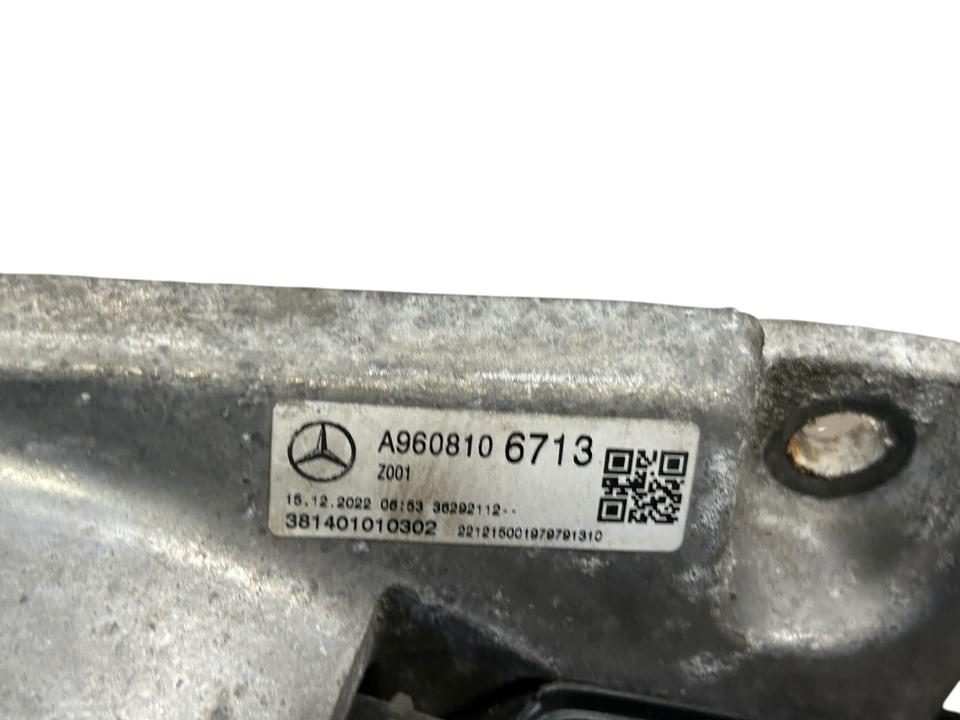 Вид сзади камера A9608106713 Mercedes-Benz Trucks ACTROS MP4 / MP5 2021 справа