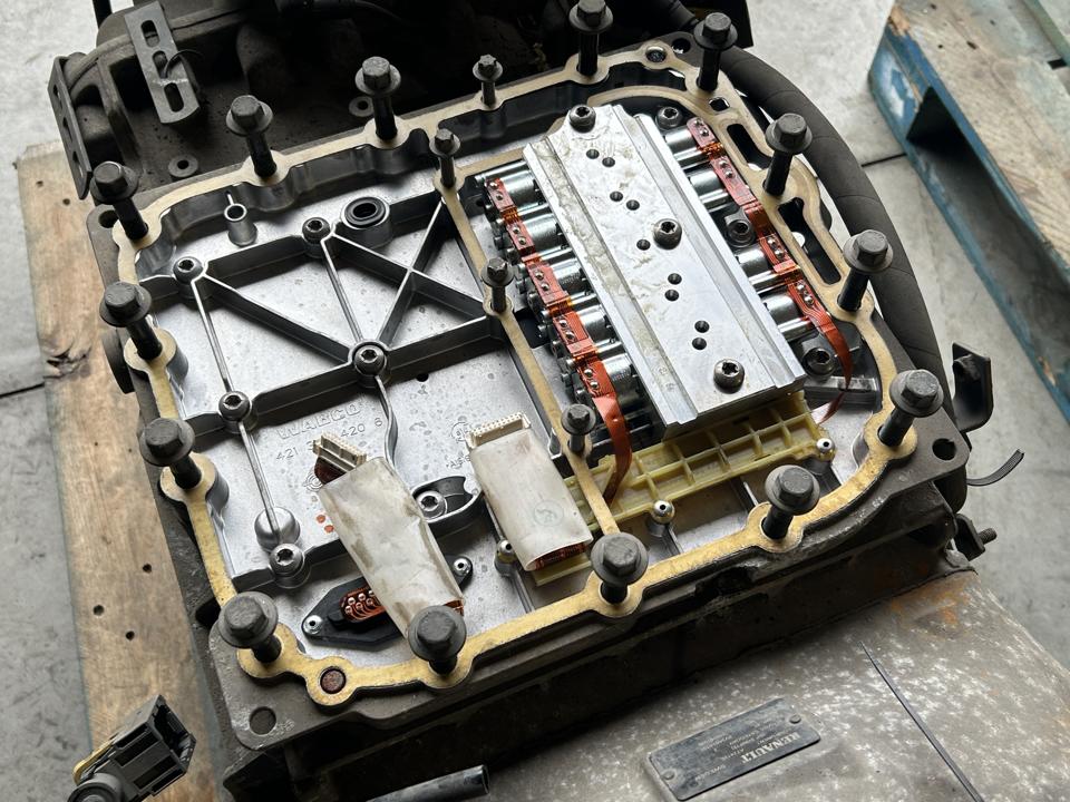 Pavarų dėžė 22216631 AT2412E Renault Trucks T 2014 Su retarderiu