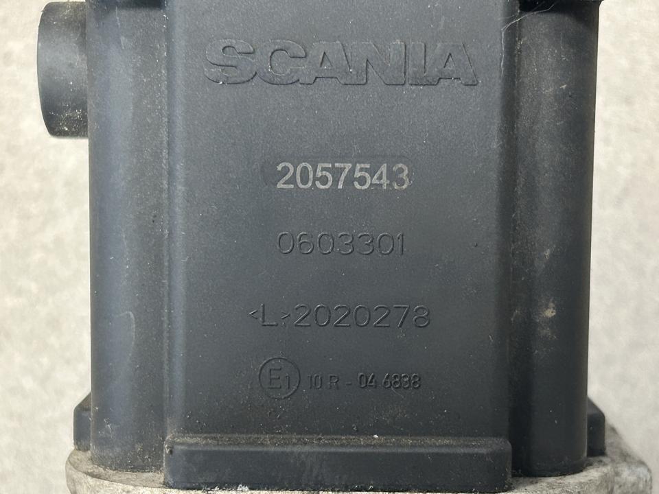 AdBlue siurblys 2057543 Scania R I 2013