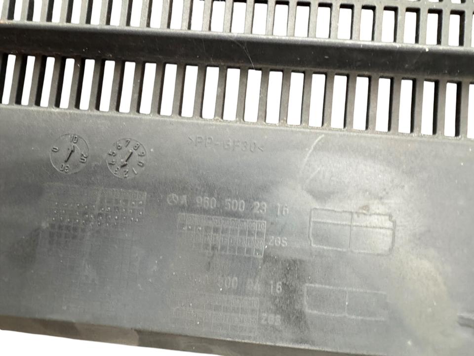 Radiator grille A9605002316 Mercedes-Benz Trucks ACTROS MP4 / MP5 2017