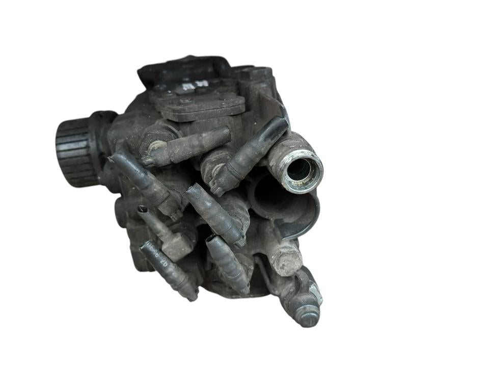 Air dryer A0014465464 Mercedes-Benz Trucks ACTROS MP4 / MP5 2018