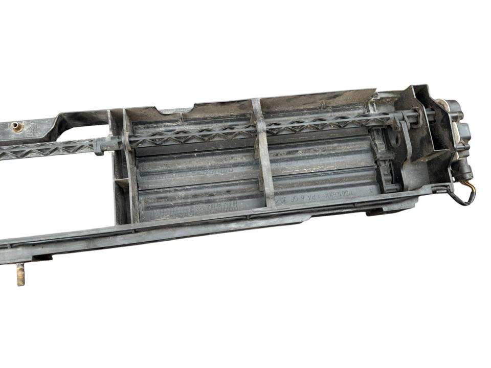 Radiator grille A9605001816 Mercedes-Benz Trucks ACTROS MP4 / MP5 2018