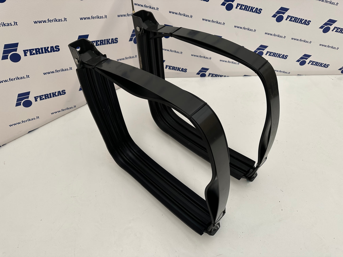 Mercedes Benz fuel tank holding bracket 560x640