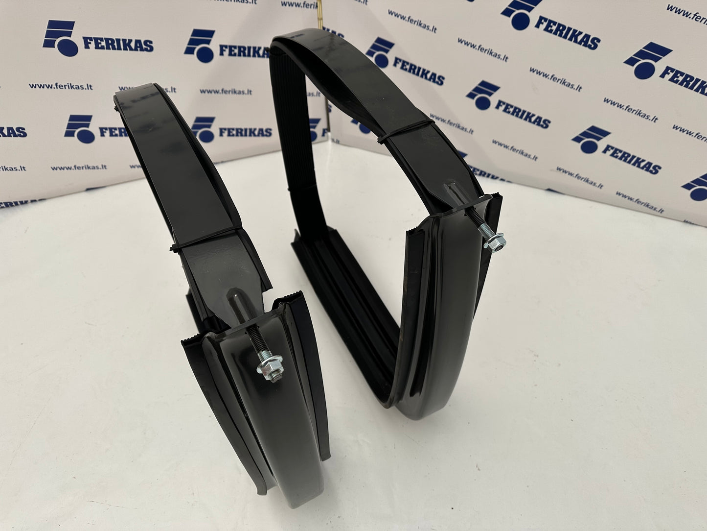 Mercedes Benz fuel tank holding bracket 560x640