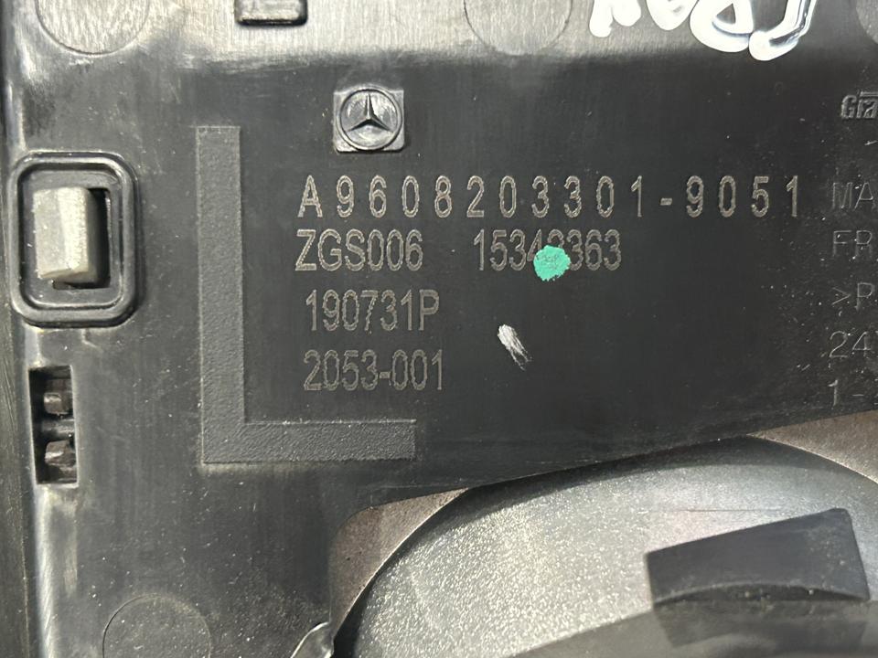 Vidaus apšvietimas A9608203301 Mercedes-Benz Trucks ACTROS MP4 / MP5 2019