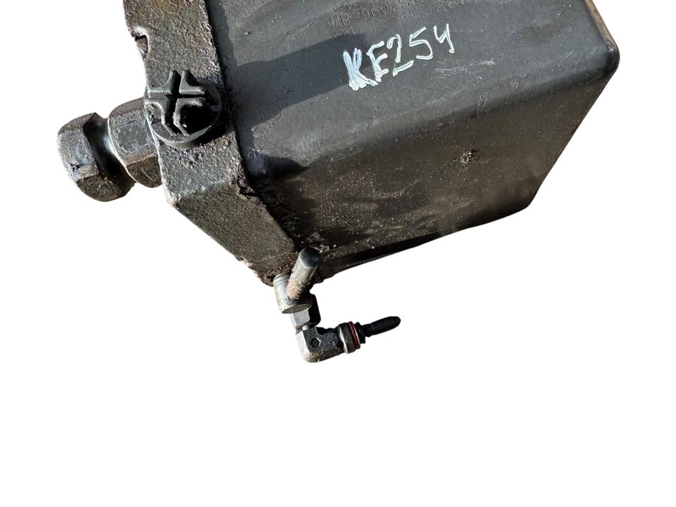 Cab tilting pump A9605530001 Mercedes-Benz Trucks ACTROS MP4 / MP5 2015