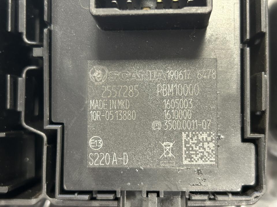 Jungikliai kabinoje 2557285 Scania R II 2019