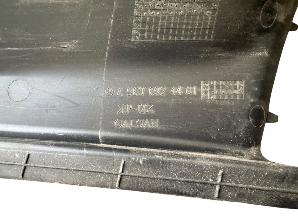Plastikinė apdaila A9606924401 Mercedes-Benz Trucks ACTROS MP4 / MP5 2018