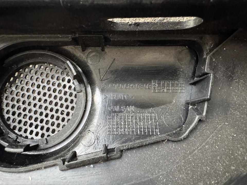 Plastikinė apdaila A9606924401 Mercedes-Benz Trucks ACTROS MP4 / MP5 2018