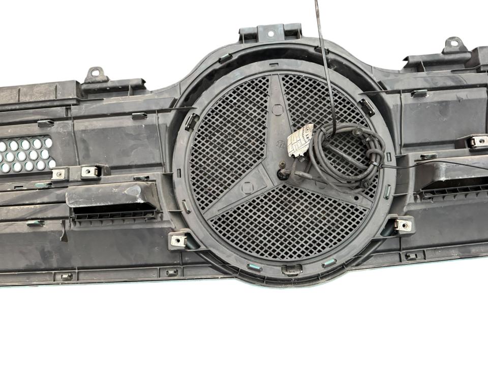 Hood, bonnet grill A9607500618 Mercedes-Benz Trucks ACTROS MP4 / MP5 2018