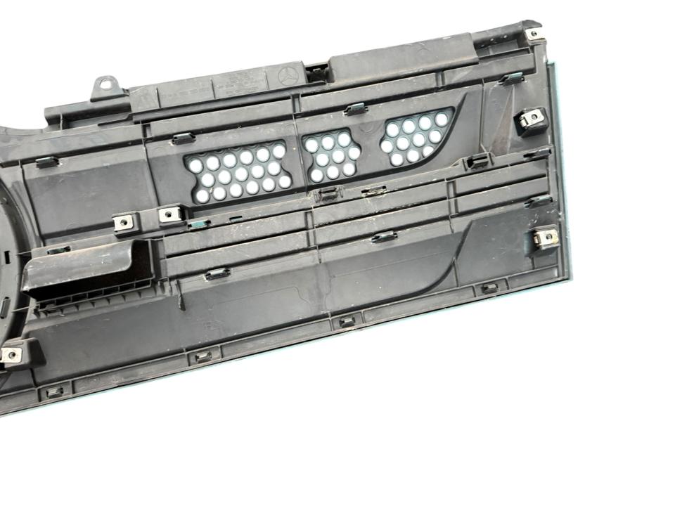 Hood, bonnet grill A9607500618 Mercedes-Benz Trucks ACTROS MP4 / MP5 2018