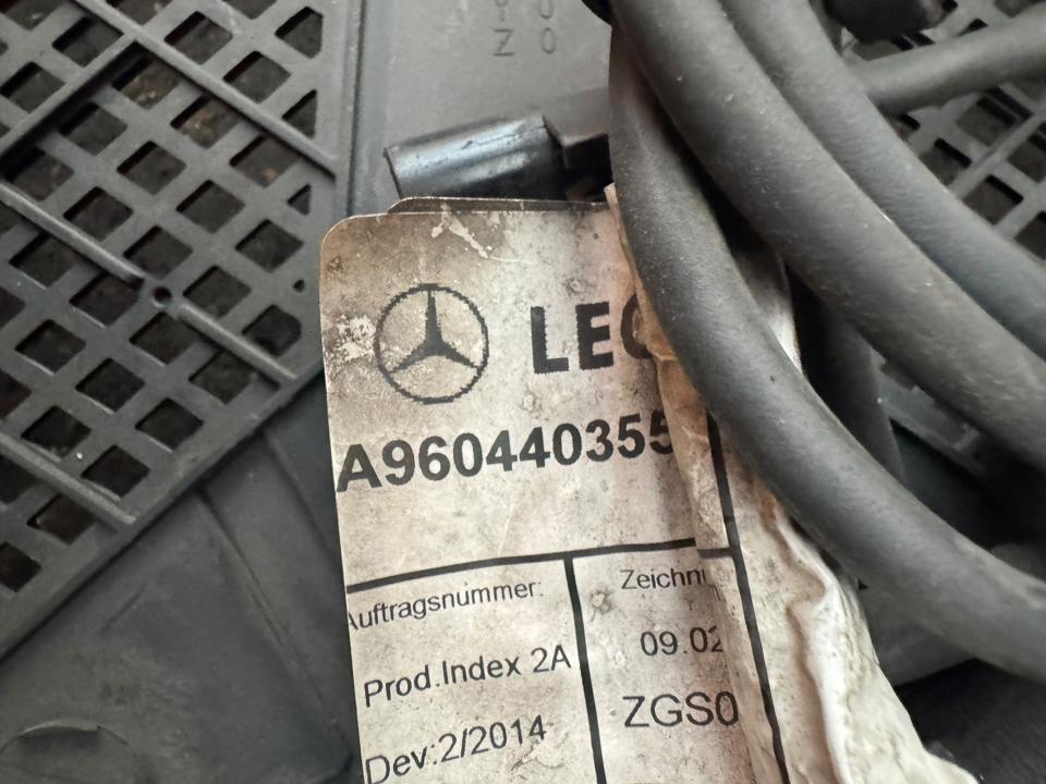 Hood, bonnet grill A9607500618 Mercedes-Benz Trucks ACTROS MP4 / MP5 2018