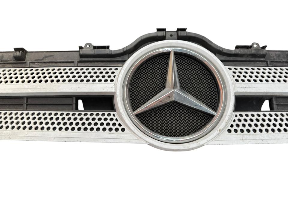 Hood, bonnet grill A9607500618 Mercedes-Benz Trucks ACTROS MP4 / MP5 2018