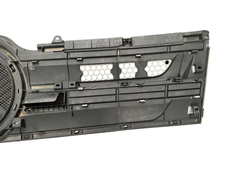 Hood, bonnet grill A9607500618 Mercedes-Benz Trucks ACTROS MP4 / MP5 2018
