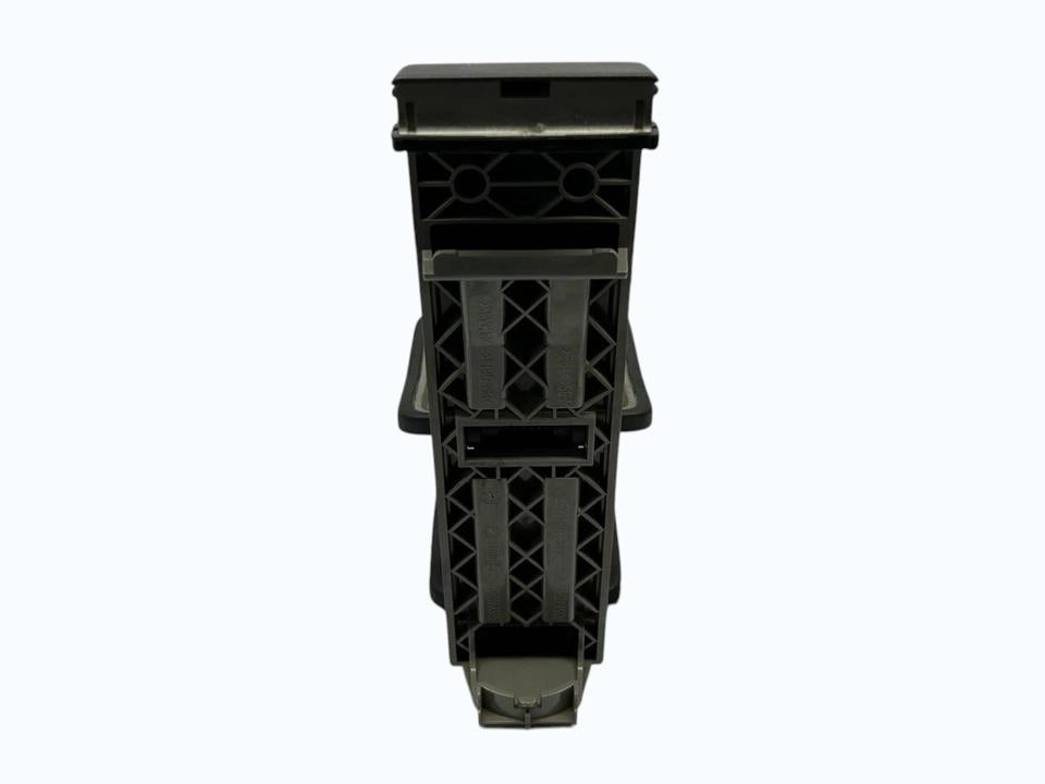 Подстаканник 82281976 Volvo Trucks FH II 2020