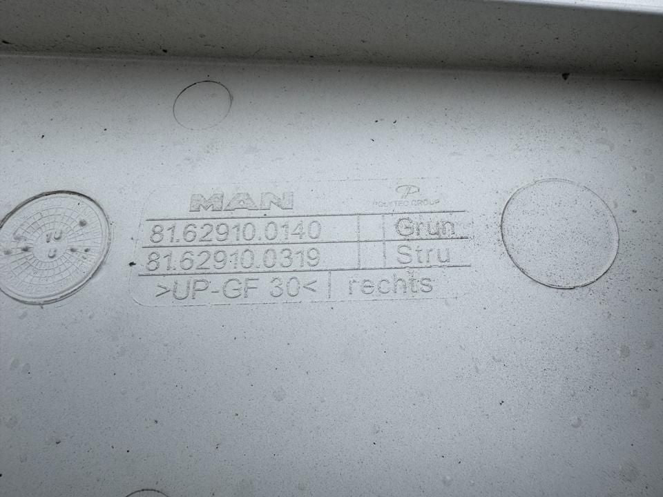 Cabin spoilers set 81629100131 MAN Trucks TGX I 2018