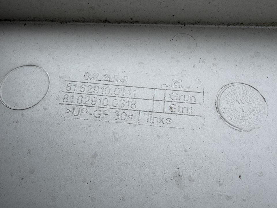 Cabin spoilers set 81629100131 MAN Trucks TGX I 2018