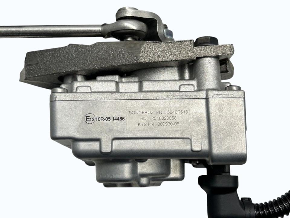 NEW MAN EGR valve 51081506199