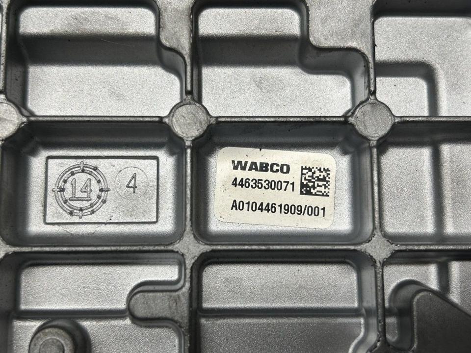 Gearbox control unit A0104461909 TCM free Mercedes-Benz Trucks ANTOS 2015